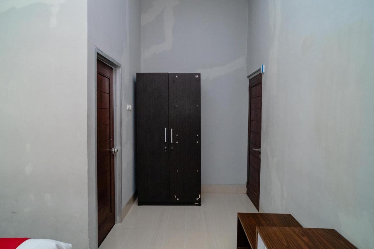 Reddoorz @ Jalan Pendidikan Mataram Tanjungkarang Екстериор снимка