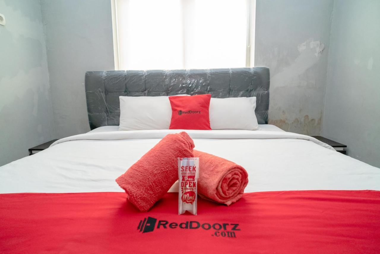 Reddoorz @ Jalan Pendidikan Mataram Tanjungkarang Екстериор снимка